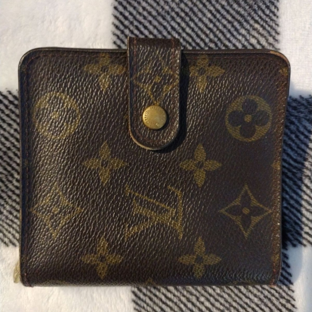 LV wallet